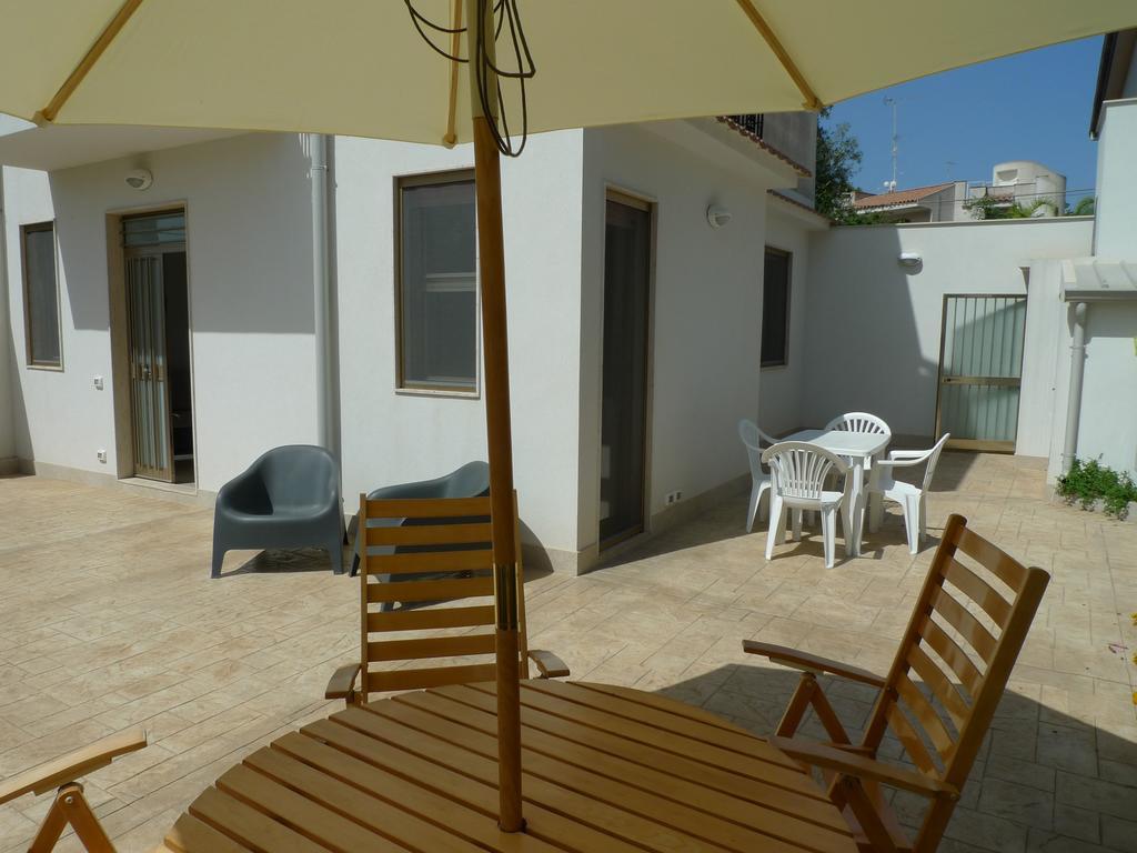 Marina Di Modica Suite Exterior photo