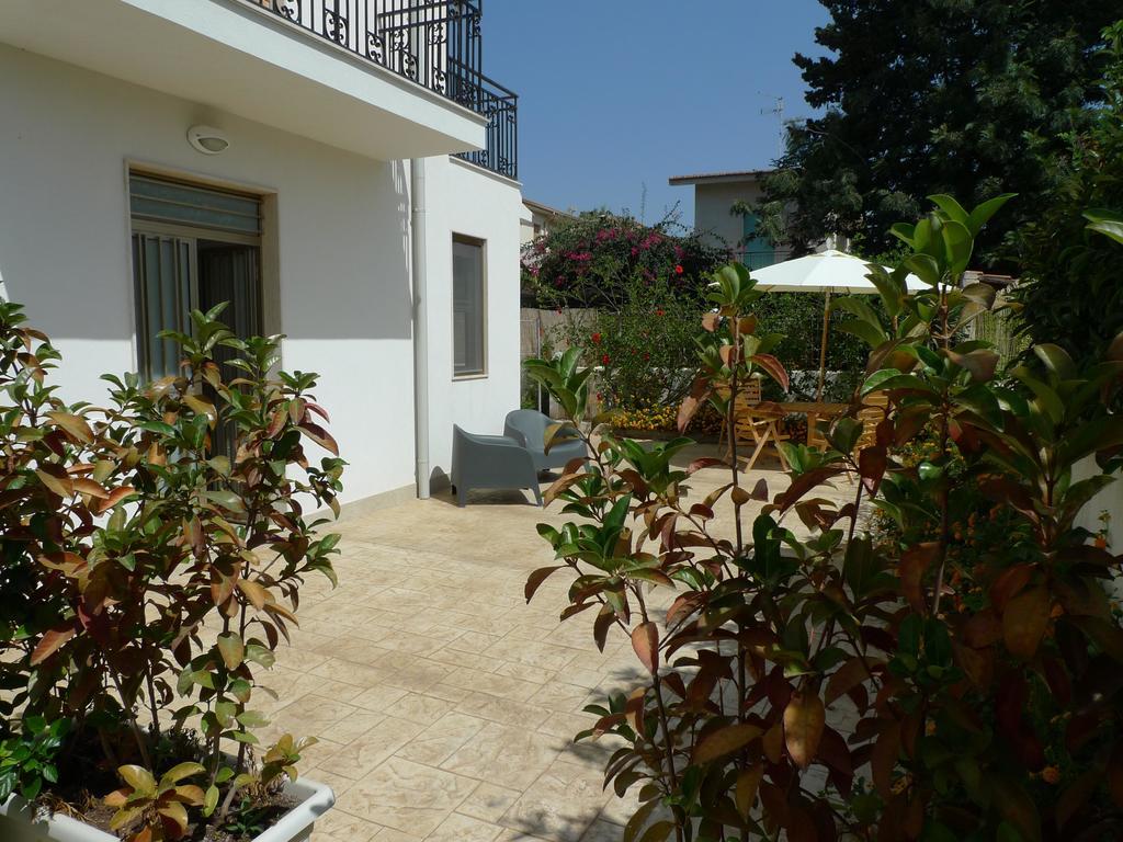 Marina Di Modica Suite Exterior photo